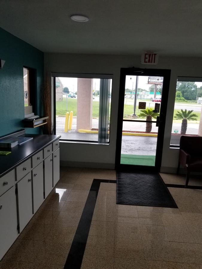 Executive Inn Ferry Pass Extérieur photo