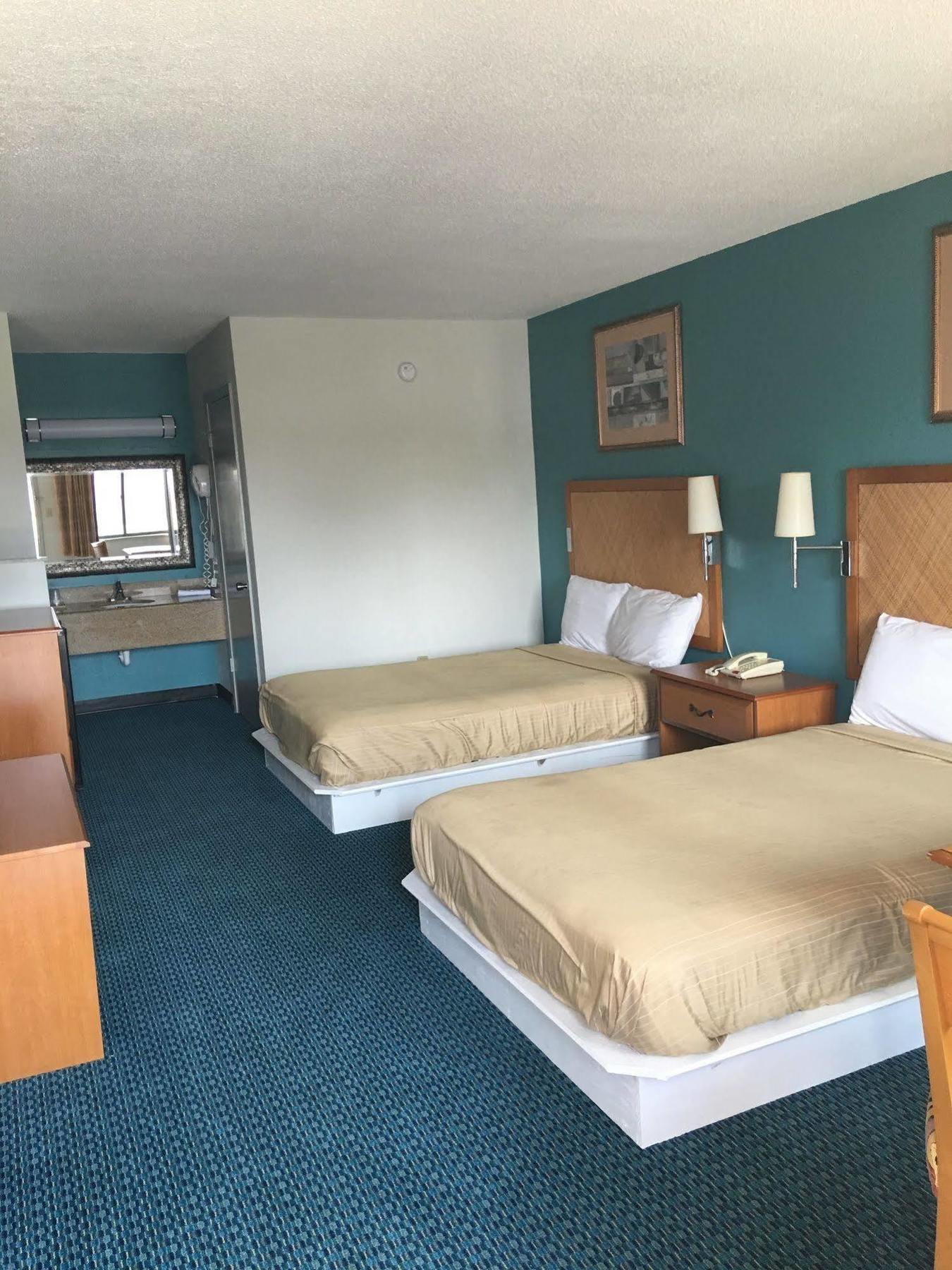 Executive Inn Ferry Pass Extérieur photo